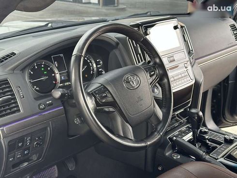 Toyota Land Cruiser 2020 - фото 23