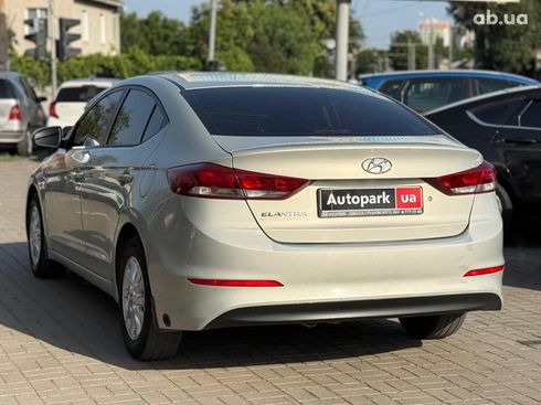 Hyundai Elantra 2018 бежевый - фото 4