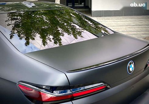 BMW i7 2022 - фото 22