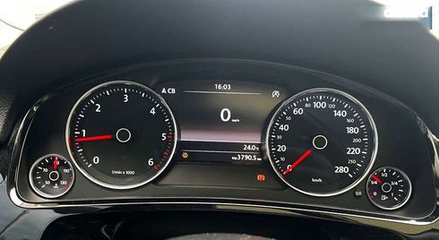 Volkswagen Touareg 2015 - фото 13