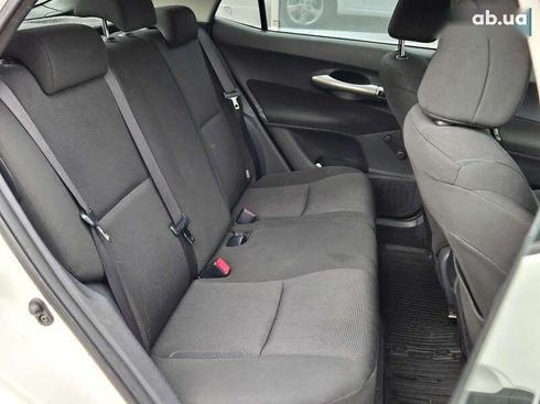 Toyota Auris 2011 - фото 16