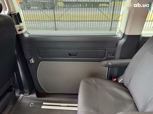 Volkswagen Multivan 2012 - фото 21