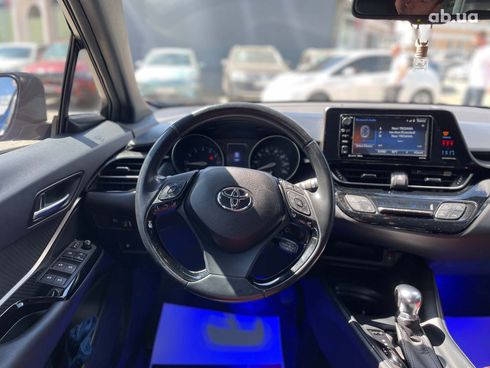 Toyota C-HR 2017 синий - фото 23