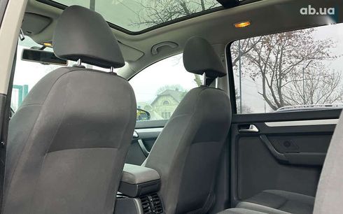 Volkswagen Touran 2011 - фото 22