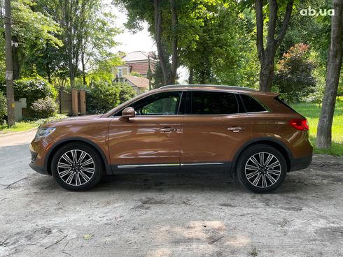 Lincoln MKX 2018 коричневый - фото 12