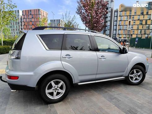 Mitsubishi Outlander 2011 - фото 25