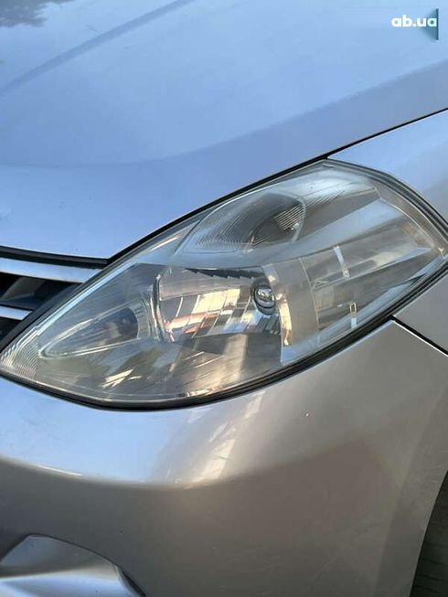 Nissan Tiida 2008 - фото 11