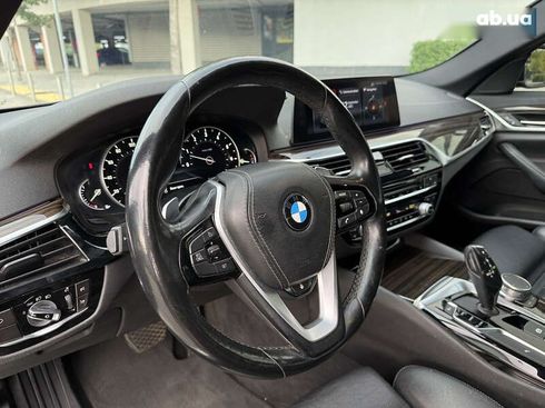 BMW 5 серия 2017 - фото 16