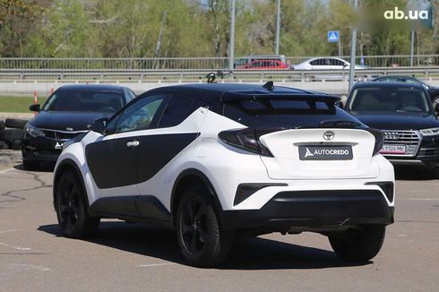 Toyota C-HR 2017 - фото 4