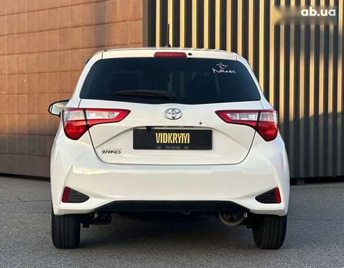 Toyota Yaris 2018 - фото 6