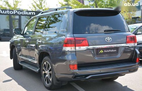 Toyota Land Cruiser 2017 - фото 13