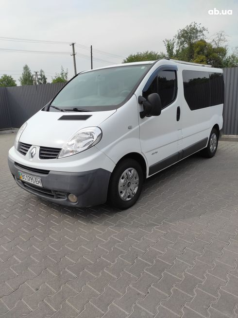 Renault Trafic 2010 белый - фото 2