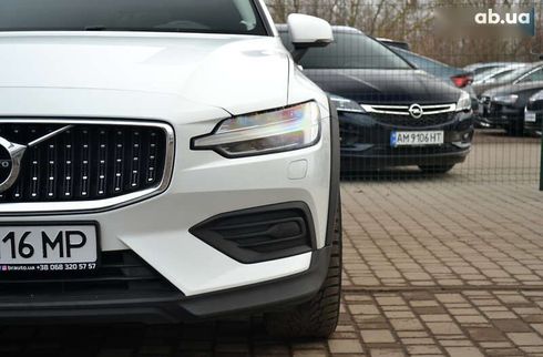 Volvo V60 Cross Country 2019 - фото 10