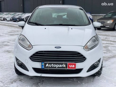 Ford Fiesta 2019 белый - фото 2
