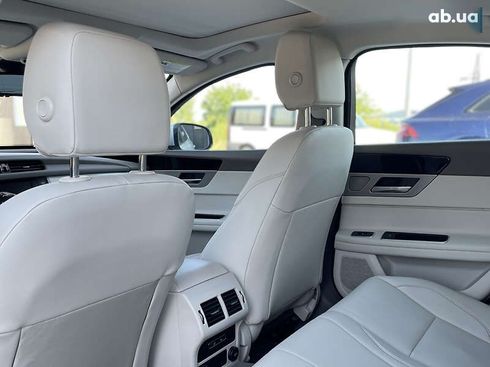 Jaguar XF 2016 - фото 20