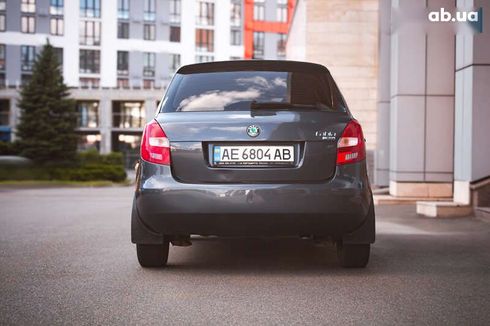 Skoda Fabia 2009 - фото 4