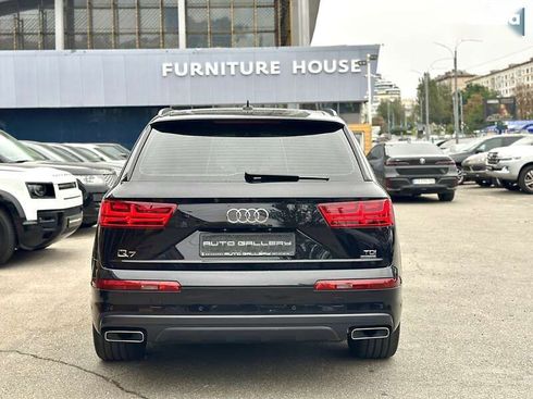 Audi Q7 2018 - фото 16