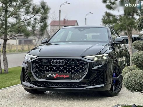 Audi RS Q8 2024 - фото 27