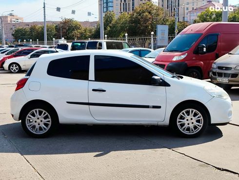 Renault Clio 2011 белый - фото 8