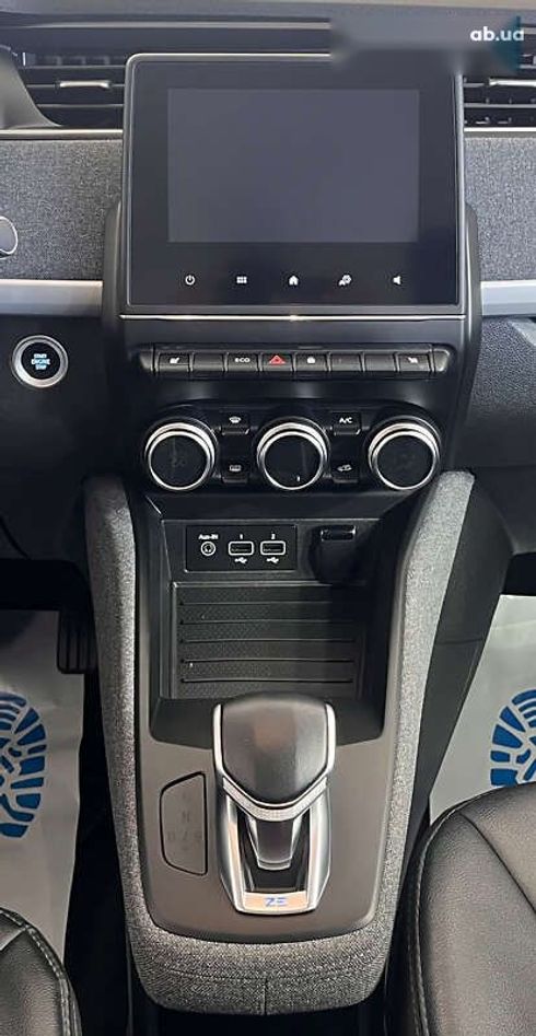 Renault Zoe 2020 - фото 19