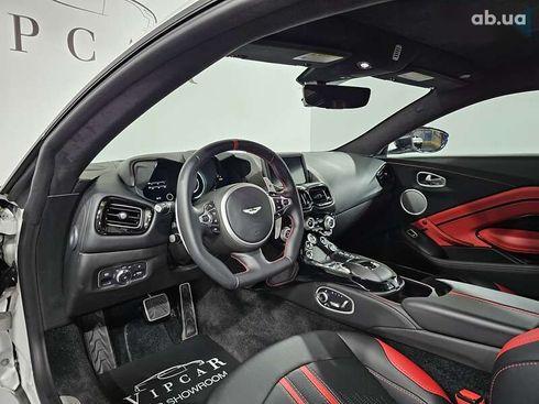 Aston Martin Vantage 2021 - фото 19