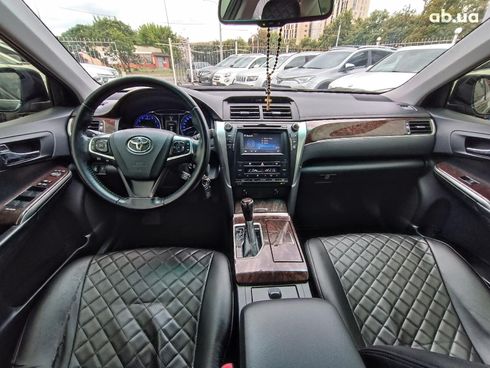 Toyota Camry 2017 черный - фото 25