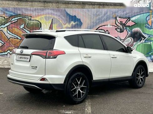 Toyota RAV4 2017 - фото 8