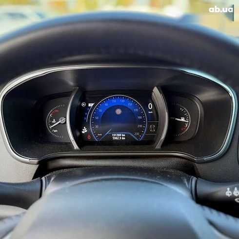 Renault Megane 2018 - фото 23