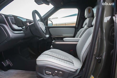 Rivian R1S 2023 - фото 11