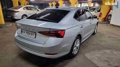 Skoda Octavia 2021 - фото 5