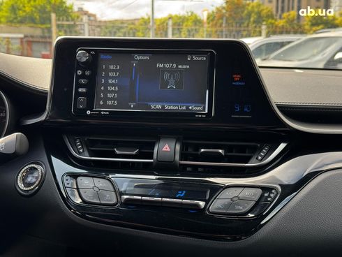 Toyota C-HR 2017 красный - фото 23