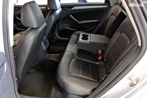 Volkswagen Passat 2016 серебристый - фото 8