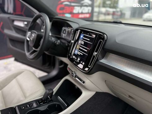 Volvo XC40 2022 - фото 27