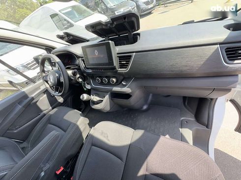 Renault Trafic 2021 - фото 26