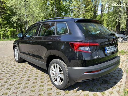 Skoda Karoq 2021 черный - фото 3