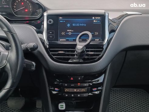 Peugeot 2008 2017 белый - фото 61