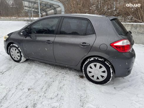 Toyota Auris 2011 серый - фото 9