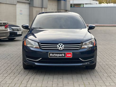 Volkswagen passat b7 2012 синий - фото 2