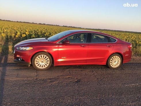 Ford Fusion 2016 красный - фото 9