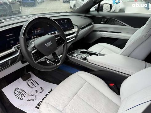 Cadillac Lyriq 2022 - фото 8