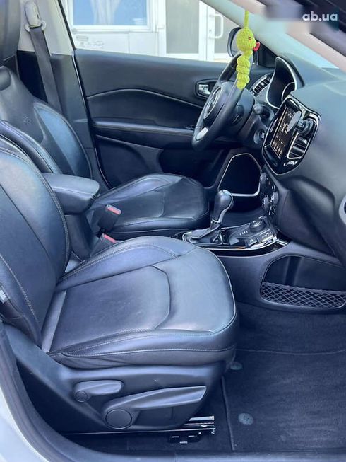 Jeep Compass 2018 - фото 30