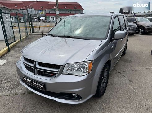 Dodge grand caravan 2017 - фото 2