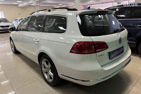 Volkswagen Passat 2014 белый - фото 2