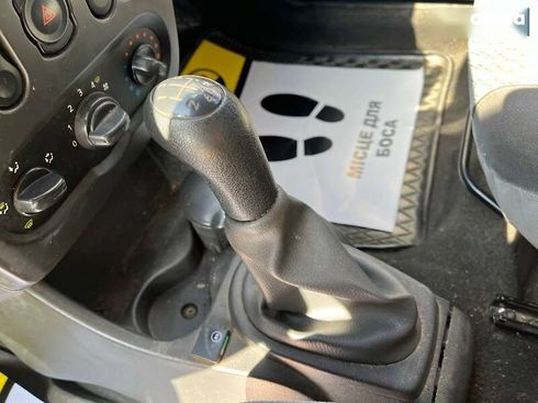 Renault Logan 2010 - фото 11