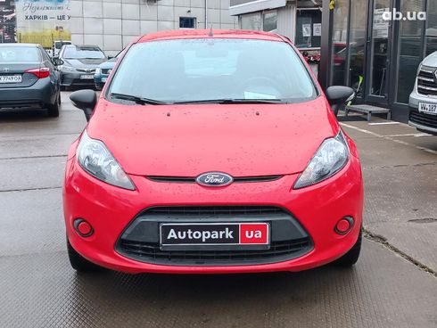 Ford Fiesta 2012 красный - фото 2