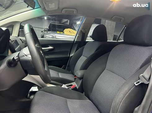 Toyota Auris 2011 - фото 11