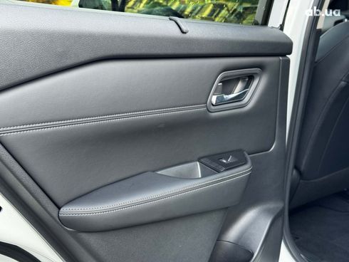 Nissan Rogue 2023 белый - фото 52