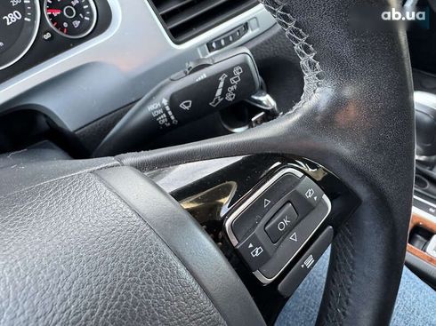 Volkswagen Touareg 2012 - фото 24