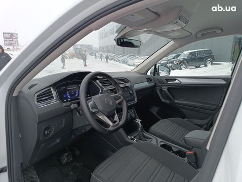 Volkswagen Tiguan 2024 белый - фото 25