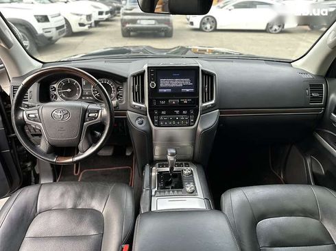 Toyota Land Cruiser 2019 - фото 25